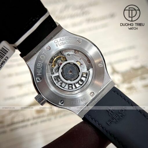 Đồng hồ Hublot Classic Fusion 42mm Full Moissanite mặt đen pave rep 1 1