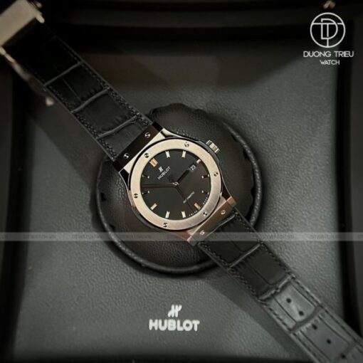 Đồng hồ Hublot Classic Fusion Titanium 42mm Black rep 1 1